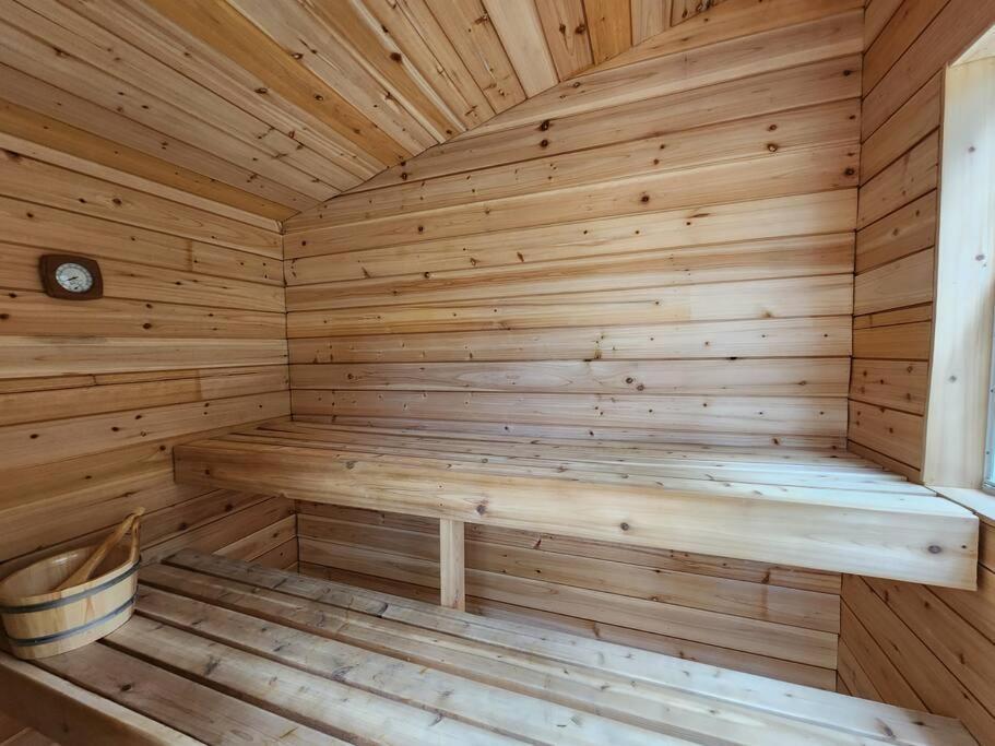 Cottontail With Hot Tub And Wood Fired Sauna * Merrickville